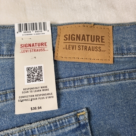 Levi's Heritage High Rise Distressed cropped ankle Jeans. Size 28W - Picture 4 of 11
